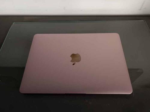 MacBook
